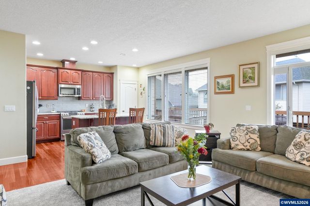 945 Caradon Ct NW, Salem, OR 97304