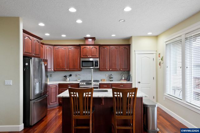 945 Caradon Ct NW, Salem, OR 97304