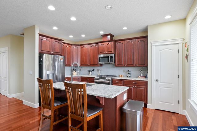 945 Caradon Ct NW, Salem, OR 97304