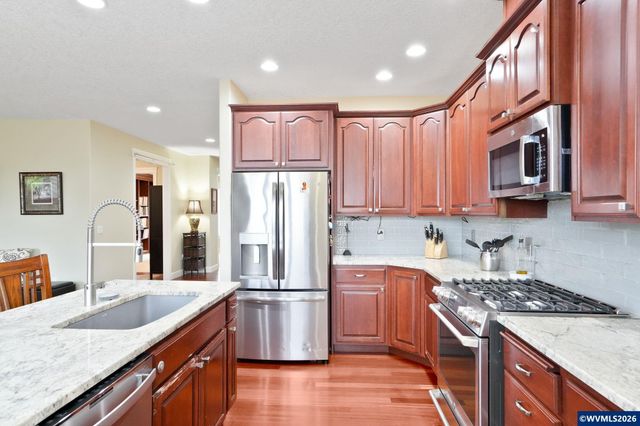 945 Caradon Ct NW, Salem, OR 97304