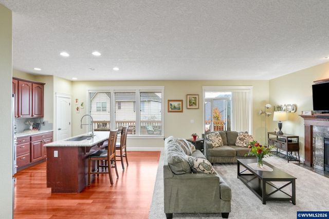 945 Caradon Ct NW, Salem, OR 97304