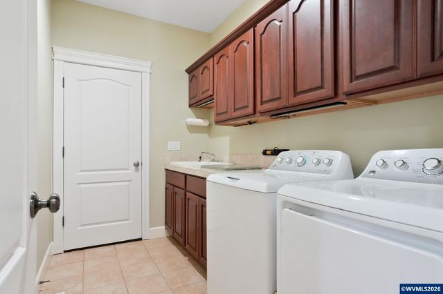 945 Caradon Ct NW, Salem, OR 97304