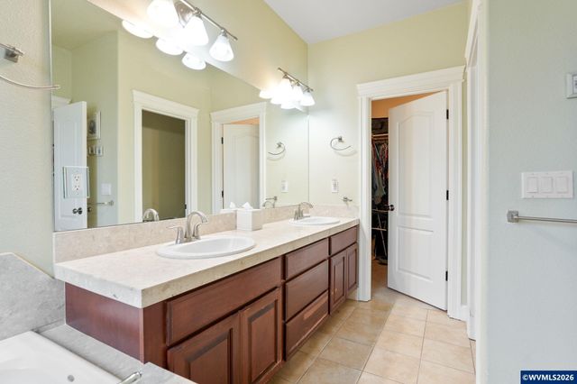 945 Caradon Ct NW, Salem, OR 97304