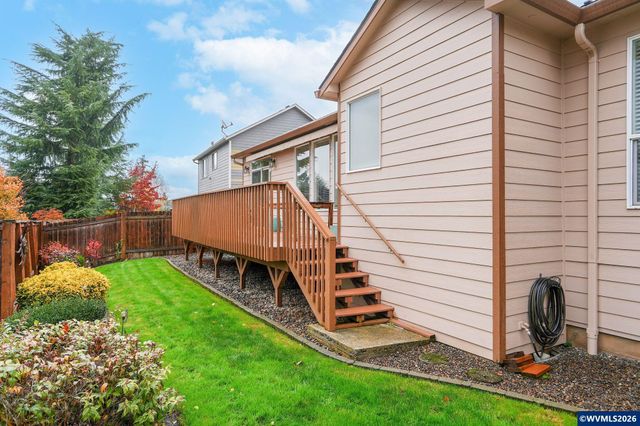 945 Caradon Ct NW, Salem, OR 97304