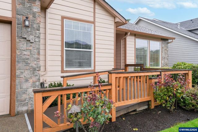 945 Caradon Ct NW, Salem, OR 97304