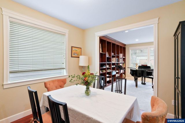 945 Caradon Ct NW, Salem, OR 97304