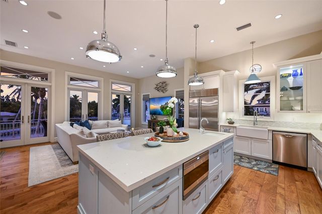 750 SIESTA KEY CIRCLE, Sarasota, FL 34242