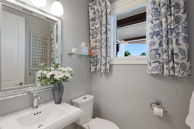 750 SIESTA KEY CIRCLE, Sarasota, FL 34242