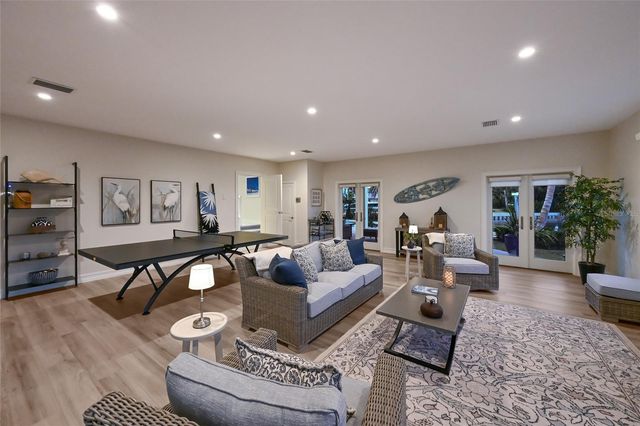 750 SIESTA KEY CIRCLE, Sarasota, FL 34242