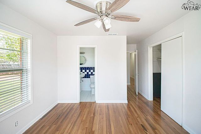 808 N PARK AVENUE, Iowa Park, TX 76367