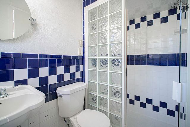 808 N PARK AVENUE, Iowa Park, TX 76367