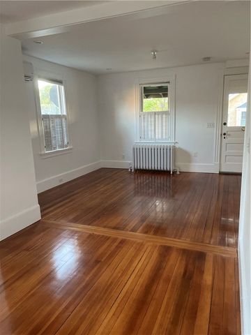 36 Windsor Street, Jamestown, RI 02835