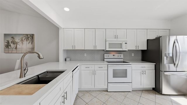 6050 28TH STREET W, Bradenton, FL 34207