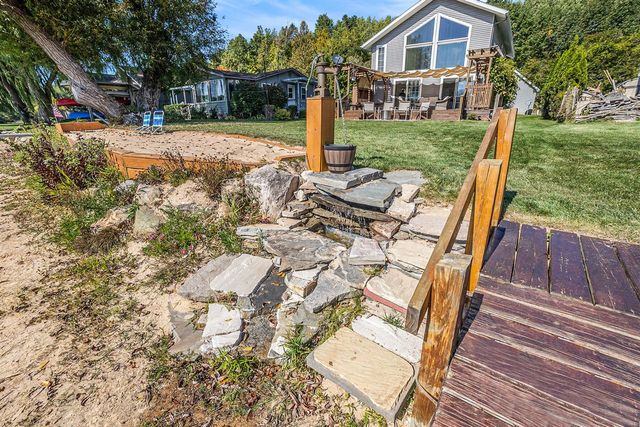 1479 N Cedar Lane Rd, Scottville, MI 49454