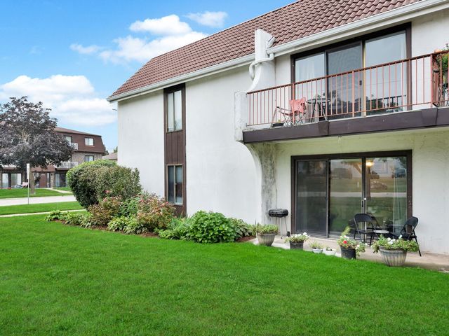 743 E Fullerton Avenue 112, Glendale Heights, IL 60139