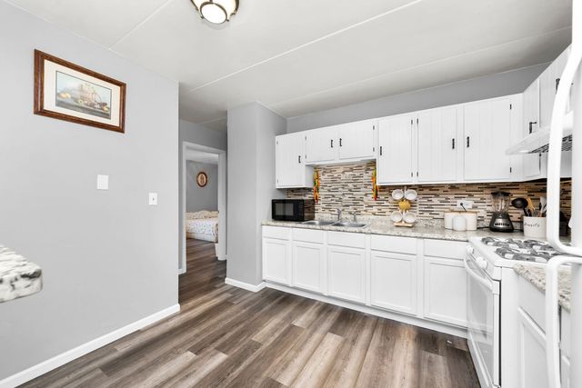 743 E Fullerton Avenue 112, Glendale Heights, IL 60139