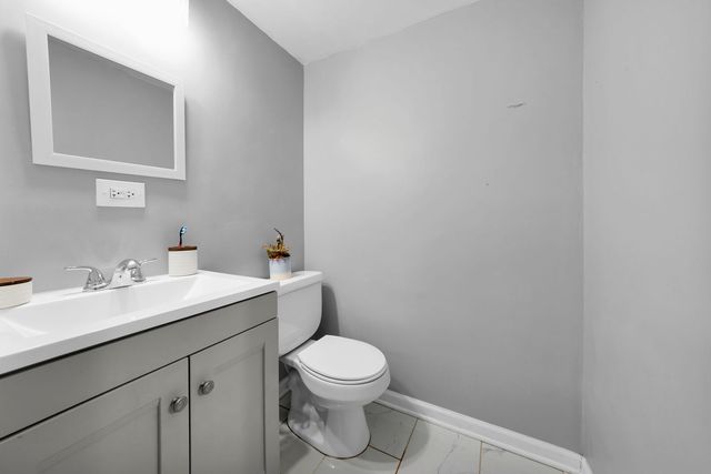 743 E Fullerton Avenue 112, Glendale Heights, IL 60139