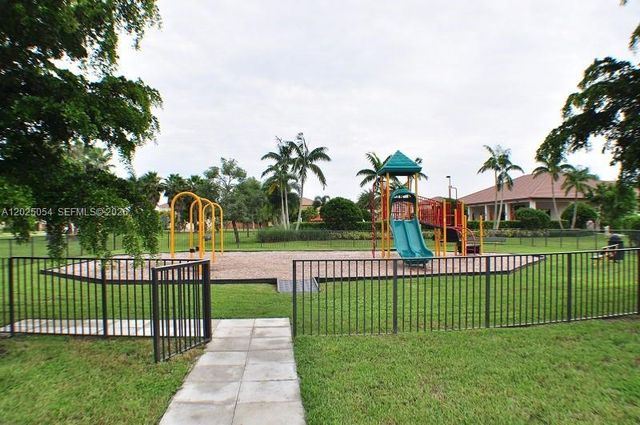 15444 SW 119th Ter, Miami, FL 33196