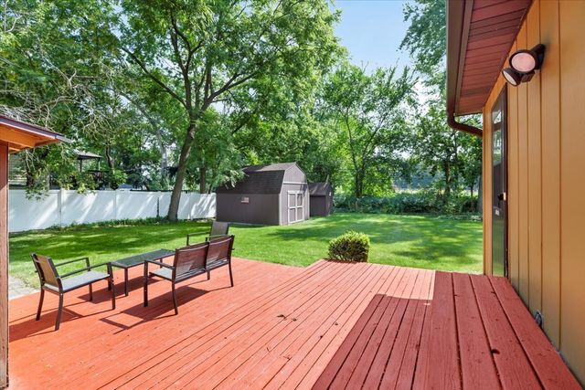 33W067 Bonnie Street, St. Charles, IL 60174