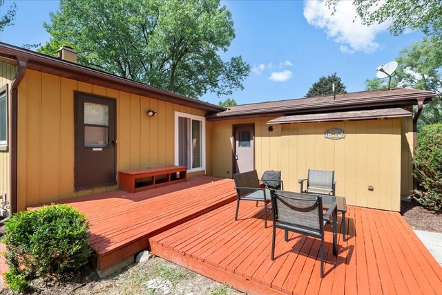 33W067 Bonnie Street, St. Charles, IL 60174