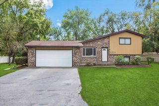 33W067 Bonnie Street, St. Charles, IL 60174