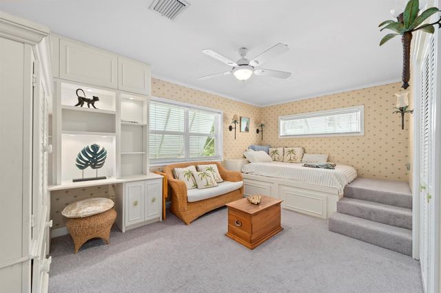 205 N 18th Ave Avenue N, Lake Worth Beach, FL 33460