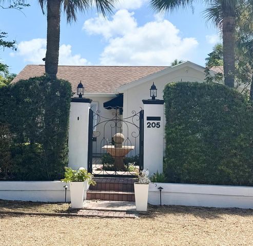 205 N 18th Ave Avenue N, Lake Worth Beach, FL 33460