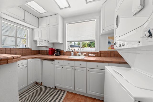 205 N 18th Ave Avenue N, Lake Worth Beach, FL 33460
