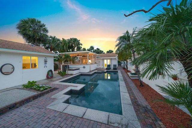 205 N 18th Ave Avenue N, Lake Worth Beach, FL 33460