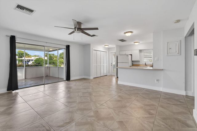 3060 MERIDIAN Way N 8, Palm Beach Gardens, FL 33410