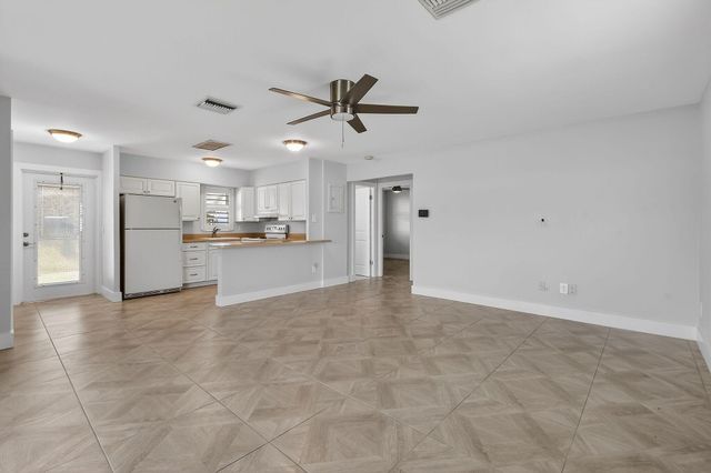 3060 MERIDIAN Way N 8, Palm Beach Gardens, FL 33410