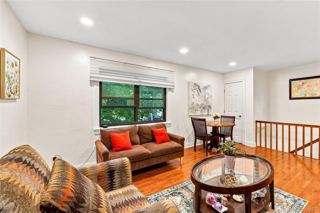 73-02 Springfield Boulevard 2FL, Oakland Gardens, NY 11364 — photo 2