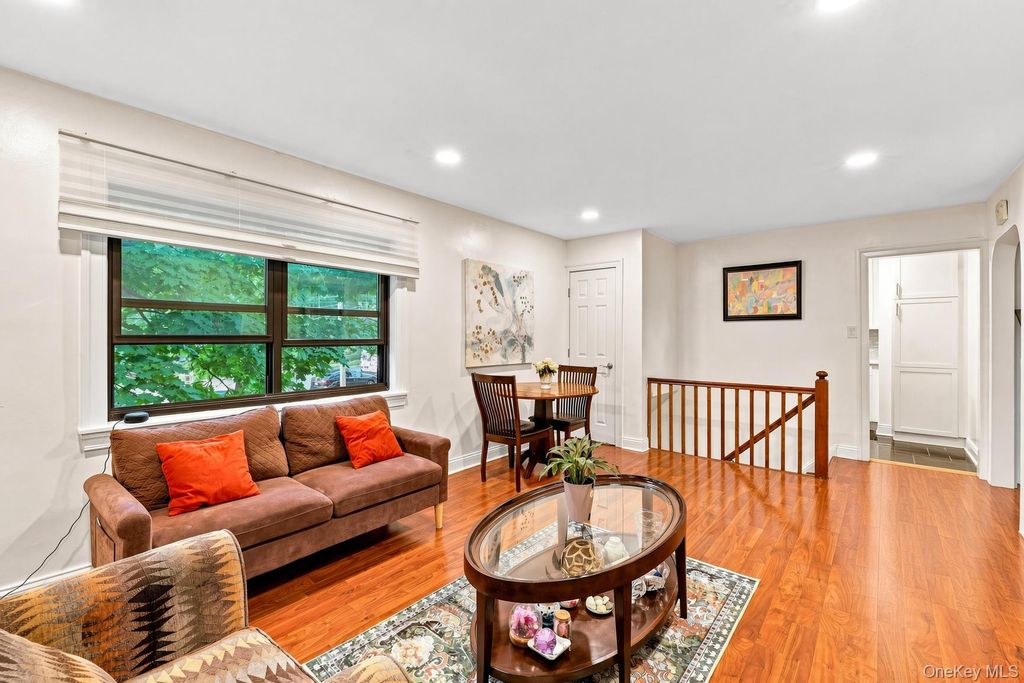 73-02 Springfield Boulevard 2FL, Oakland Gardens, NY 11364 — photo 3