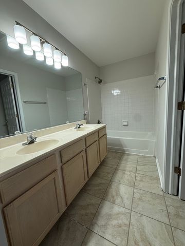 2442 Madiera Lane, Buffalo Grove, IL 60089