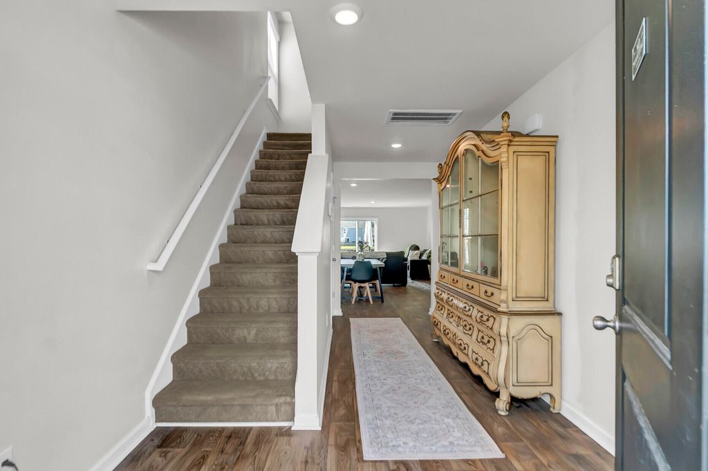 Image 12 of property listing at 105 Clear Tide Drive, Summerville, SC 29486