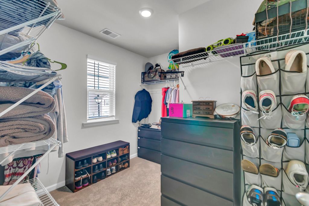 Image 15 of property listing at 105 Clear Tide Drive, Summerville, SC 29486
