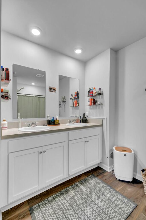Image 17 of property listing at 105 Clear Tide Drive, Summerville, SC 29486