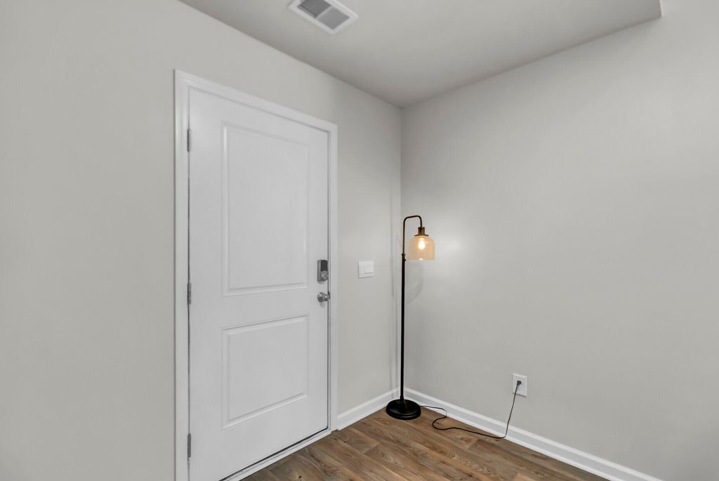 Image 28 of property listing at 105 Clear Tide Drive, Summerville, SC 29486