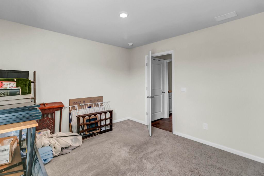 Image 32 of property listing at 105 Clear Tide Drive, Summerville, SC 29486