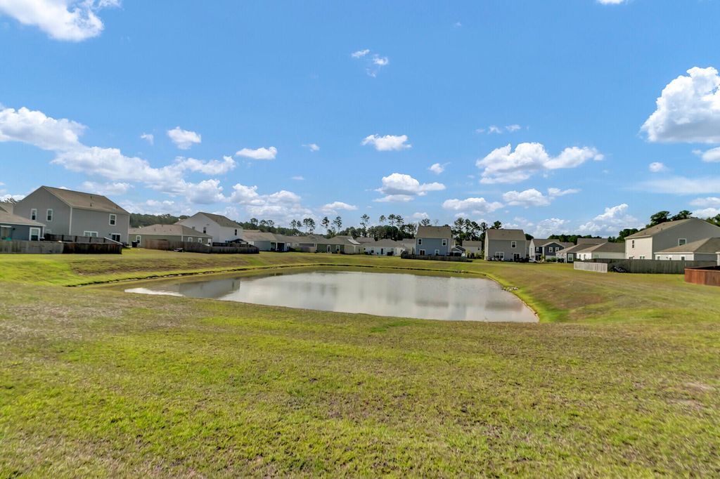 Image 38 of property listing at 105 Clear Tide Drive, Summerville, SC 29486