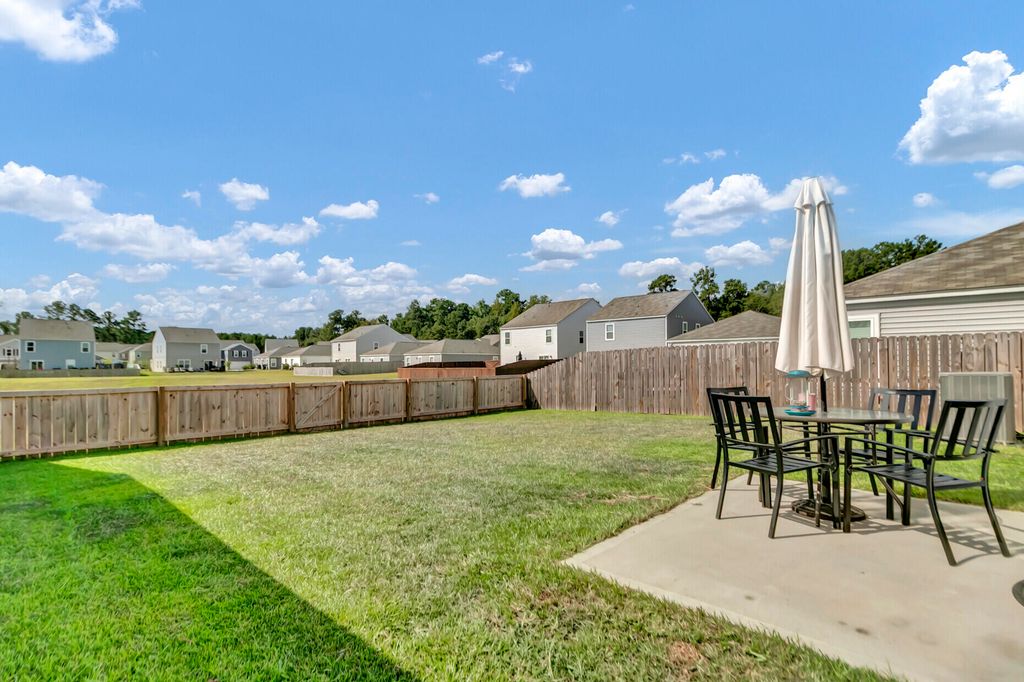 Image 39 of property listing at 105 Clear Tide Drive, Summerville, SC 29486