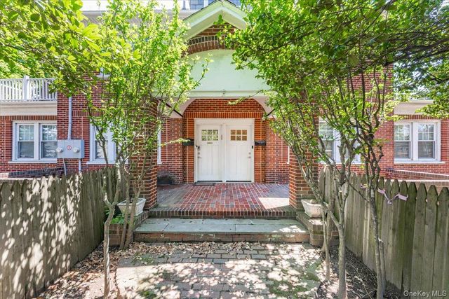 266 Rockaway Turnpike, Cedarhurst, NY 11516