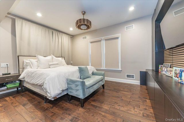 266 Rockaway Turnpike, Cedarhurst, NY 11516