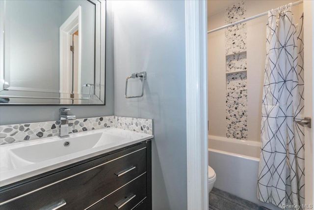 266 Rockaway Turnpike, Cedarhurst, NY 11516