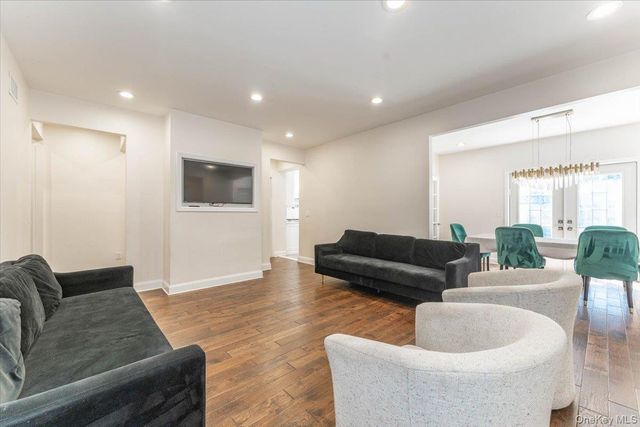 266 Rockaway Turnpike, Cedarhurst, NY 11516