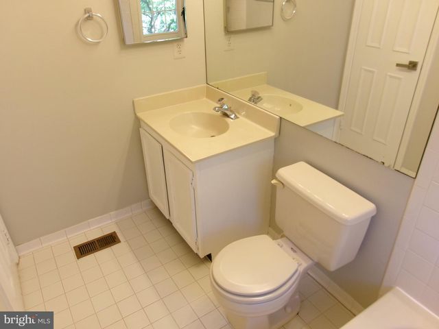 3869 WAYTHORN PL, Fairfax, VA 22033
