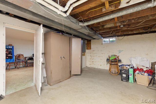 962 Vine Street, Adrian, MI 49221