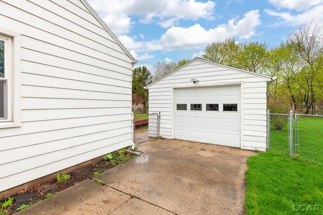 962 Vine Street, Adrian, MI 49221