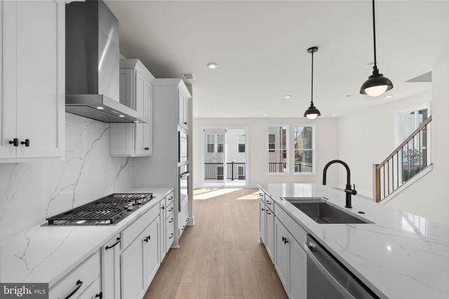 42119 PICASSO SQ, Ashburn, VA 20148