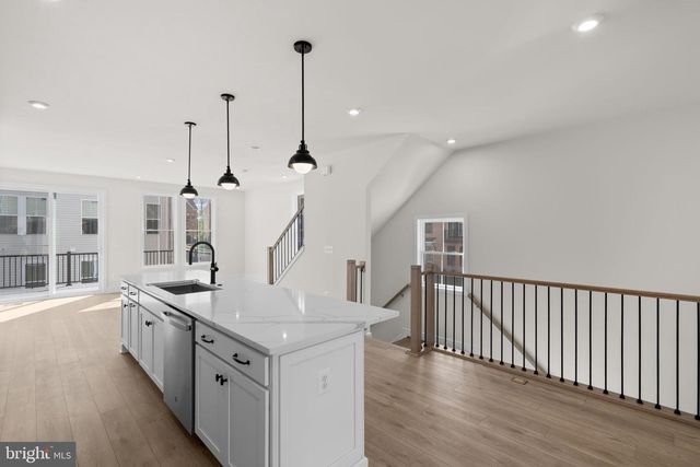 42119 PICASSO SQ, Ashburn, VA 20148